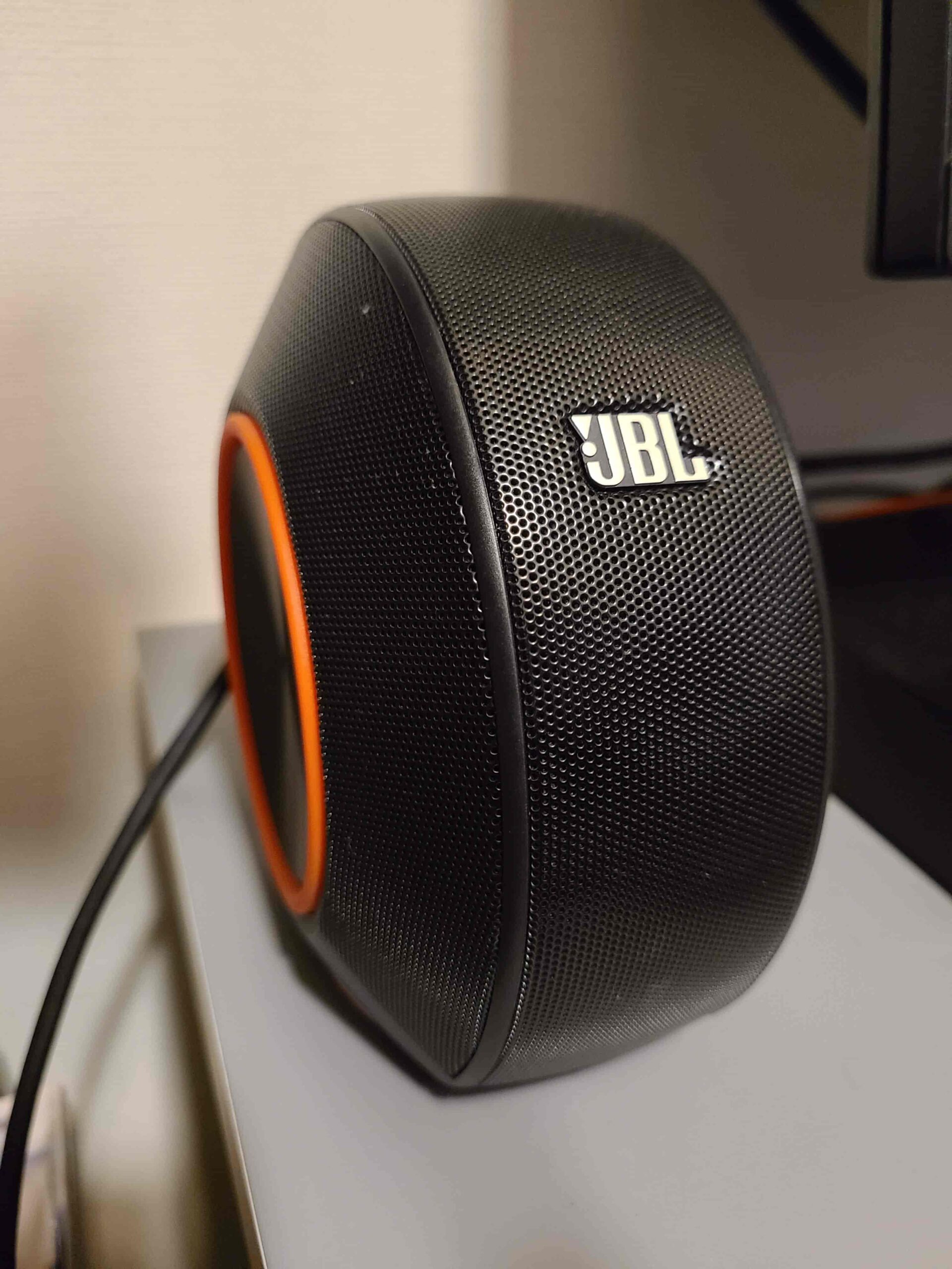 JBL Pebbles